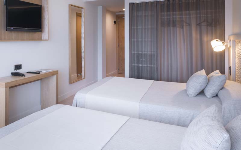 habitacion doble caprici beach hotel spa