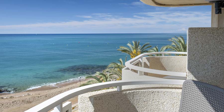 habitacion privilege vista mar frontal caprici beach hotel spa